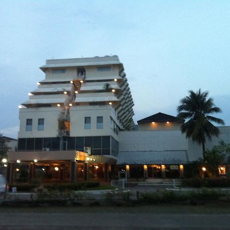 Paradorn Inn Chumphon Εξωτερικό φωτογραφία