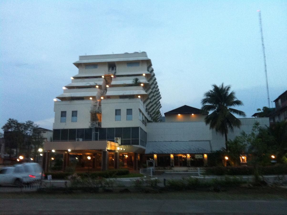 Paradorn Inn Chumphon Εξωτερικό φωτογραφία