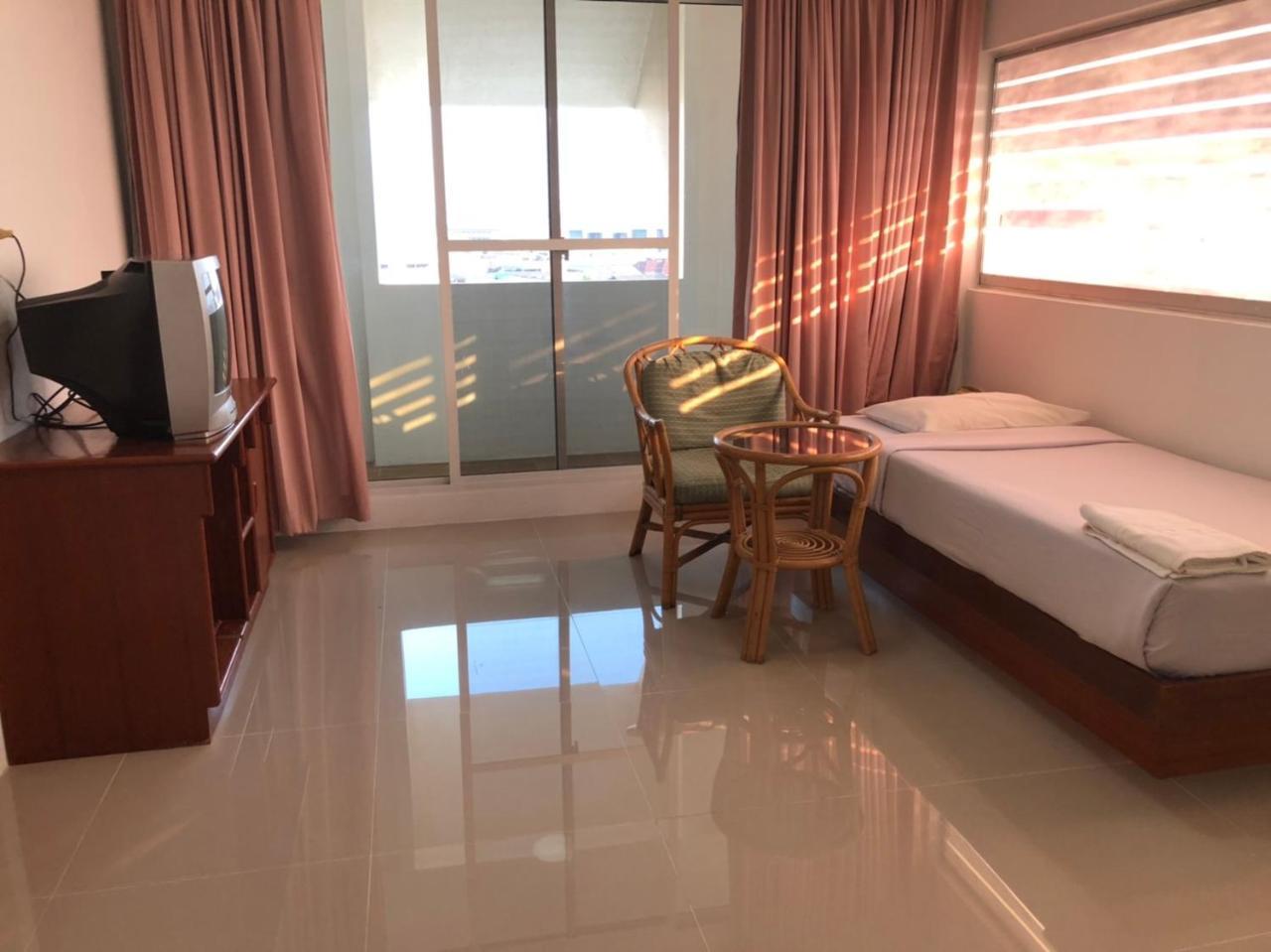 Paradorn Inn Chumphon Εξωτερικό φωτογραφία